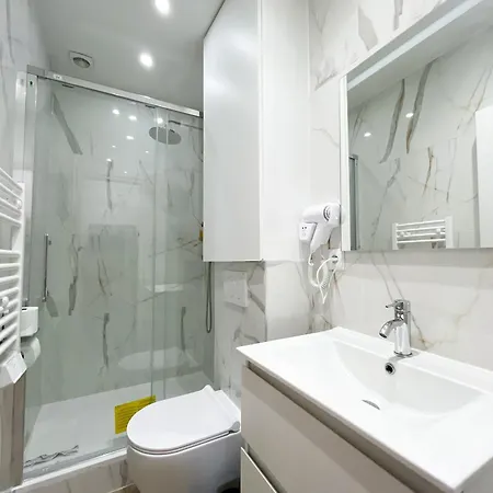 Urbanflat 68 - Center Rolling Stones * باريس